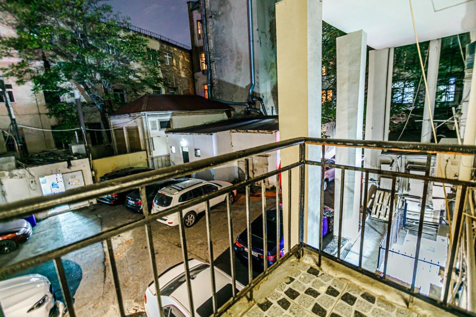M Estate. 2 Room Home In Targovu Baku Exteriör bild